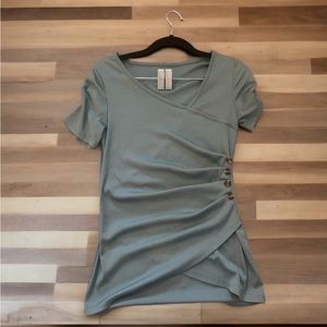 cute fitted blue shirt 💙⭐️